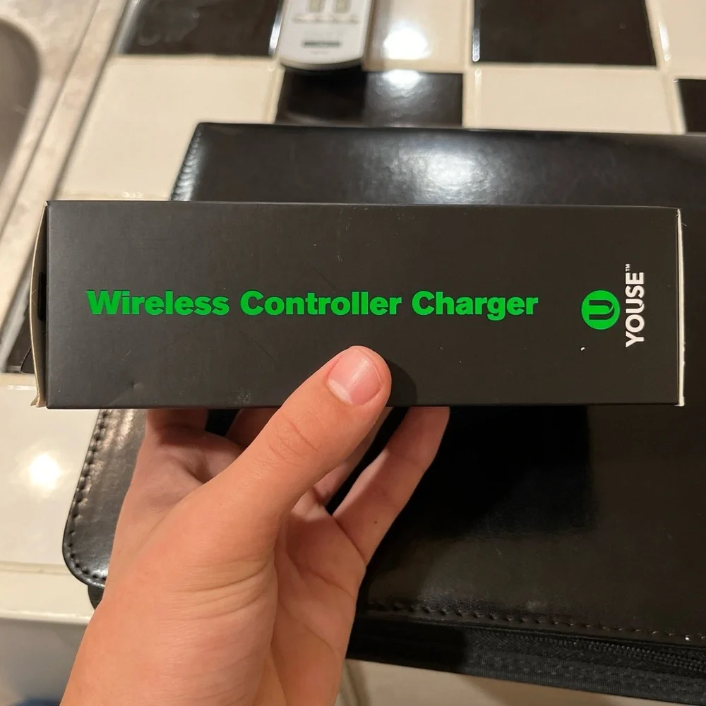 U-YOUSE Wireless Controller Charger For Xbox One S & XBOX One Sealed